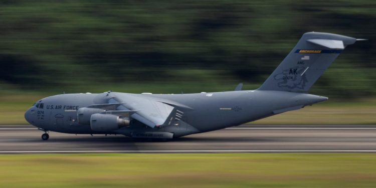 NYT: ABD, askeri birlik taşımak için Karayipler'e defalarca C17 uçağı gönderdi