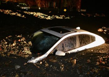 California'da etkili olan fırtına nedeniyle bazı bölgelerde olağanüstü hal ilan edildi