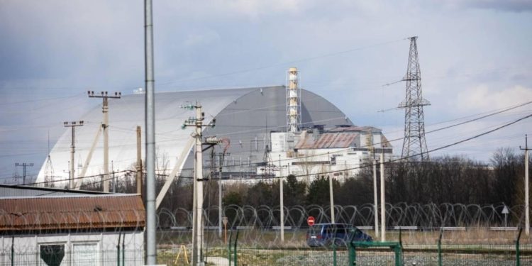 UAEA: Çernobil Nükleer Santrali'nde radyoaktif sızıntıyı önleyen çelik yapı hasar gördü