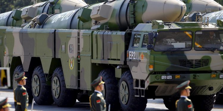 Çin 100'den fazla yeni kıtalararası balistik füze stokladığı iddiasını reddetti