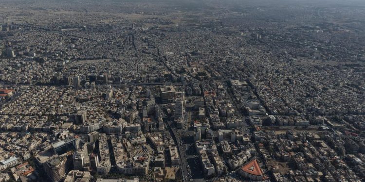 Suriye'nin başkenti Şamda patlama sesleri duyuldu