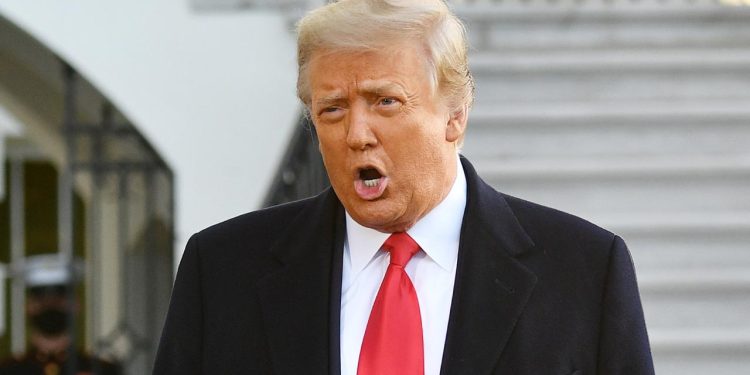 Trump'tan Venezuela'ya yeni tehdit: Yakından karadan da saldırılara başlayacağız