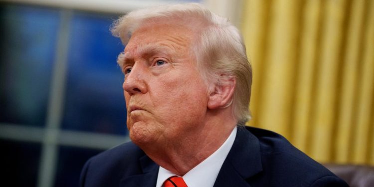 Güney Afrika, Trump'ın 'beyazlara soykırım uygulandığı' iddialarını yalanladı