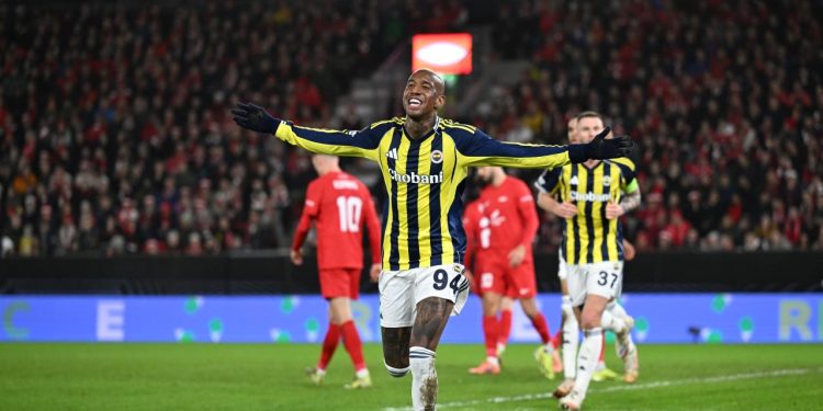 Fenerbahçe Avrupa'da rahat kazandı