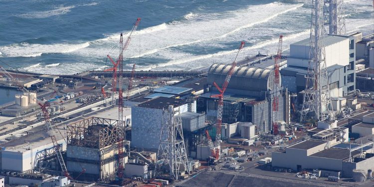 Japonya felaketten 15 yıl sonra dünyanın en büyük nükleer santralini yeniden açıyor