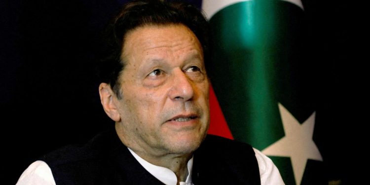 Eski Pakistan Başbakanı İmran Han ile eşi, 17'şer yıl hapis cezasına çarptırıldı