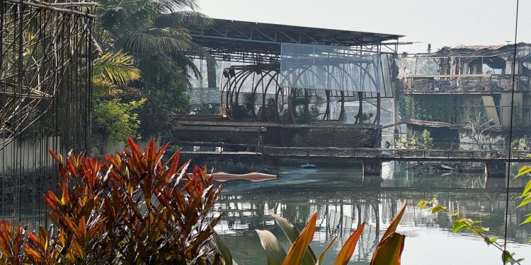 Hindistan'da gece kulübünde çıkan yangında 25 kişi yaşamını yitirdi