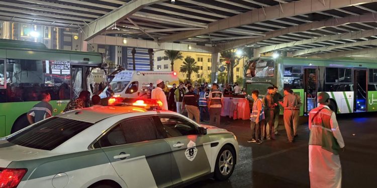 Mekke'de Türk kafilesine otobüs çarptı: 1 ölü, 2 yaralı