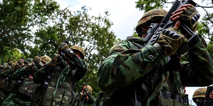 Tayland ile Kamboçya arasında yeniden başlayan çatışmalarda 4 sivil hayatını kaybetti