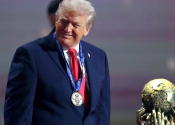 ABD Başkanı Trump'a FIFA Barış Ödülü verildi