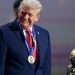 ABD Başkanı Trump'a FIFA Barış Ödülü verildi