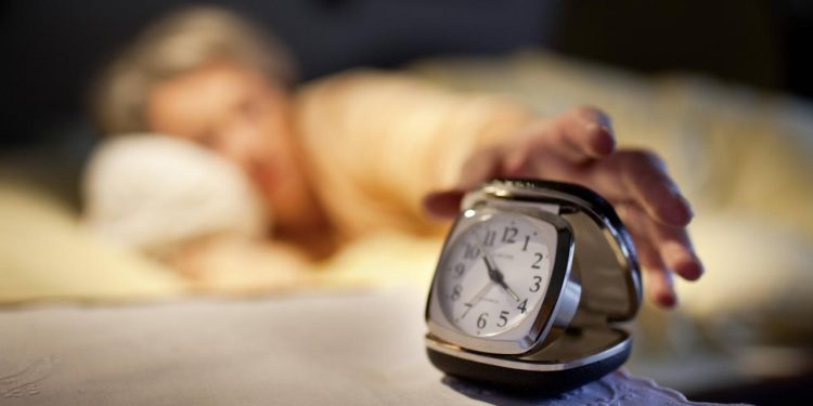 Alarm çalmadan önce uyanıyor musunuz? Milisaniyelik uyanışın sebebi ne?