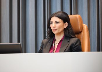 Özdenefe: Öztürkler, Bugünden Tezi Yok Meclis Başkanlığından İstifa Etmelidir