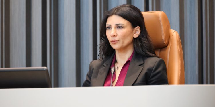 Özdenefe: Öztürkler, Bugünden Tezi Yok Meclis Başkanlığından İstifa Etmelidir