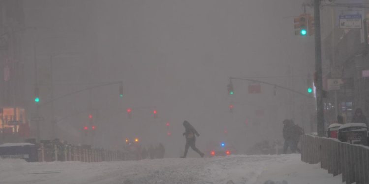 ABD'de kar fırtınası etkili oldu: 770 bine yakın kişi elektriksiz kaldı