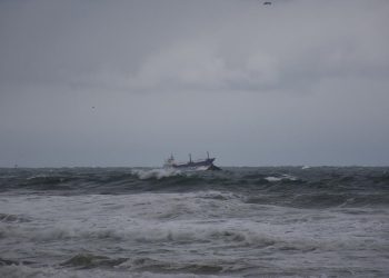 Filipinler'de 359 kişiyi taşıyan feribot battı