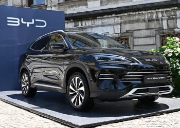 BYD elektrikli araç satışında Tesla'yı geride bırakmaya hazırlanıyor