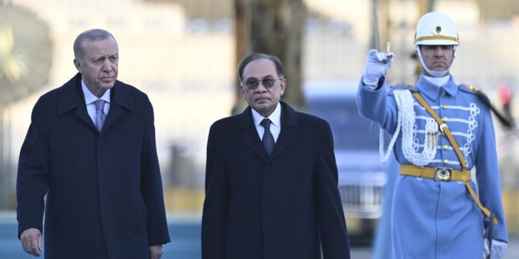 Malezya Başbakanı Enver: Türk sanayisinin bilim ve sanayi konusundaki kapasitesine inanıyoruz