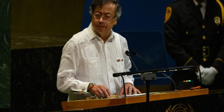 Kolombiya'dan Latin Amerika ülkelerine ortak ordu kurulması çağrısı