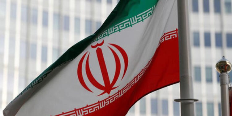 Birçok ülke, İranlı büyükelçileri Dışişleri Bakanlıklarına çağırdı