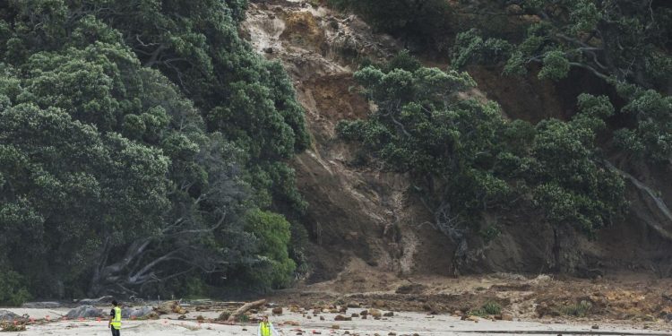 Yeni Zelanda'da sel ve toprak kaymaları meydana geldi