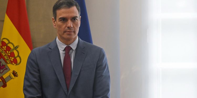 İspanya Başbakanı Sanchez, ABD'nin Venezuela'daki askeri operasyonunu eleştirdi