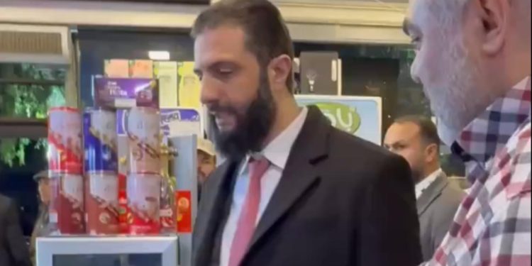 Suriye Cumhurbaşkanı Şara, suikast iddialarının ardından Şam'da market alışverişi yaptı