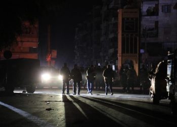 Suriye: YPG sivilleri canlı kalkan olarak kullandığı için operasyon dikkatli sürüyor