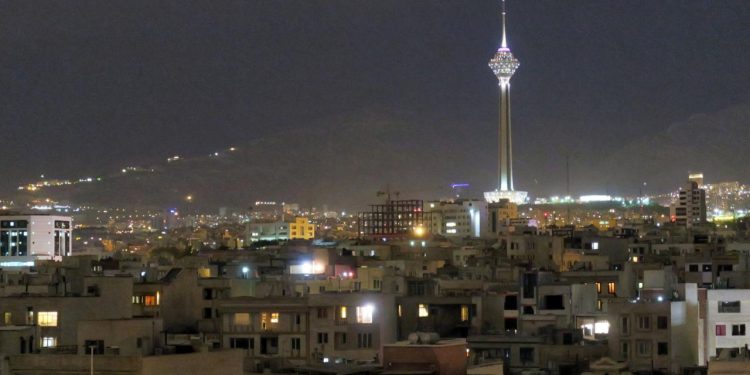 İran'da gösteriler 12. gününde çeşitli kentlerde devam ediyor