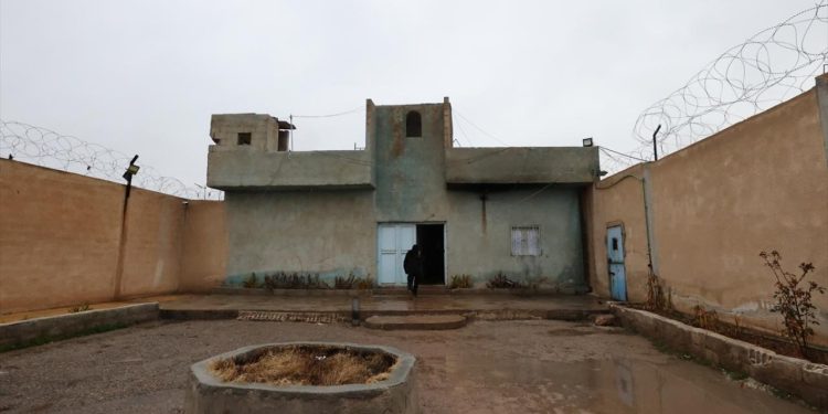Suriye'nin Tabka ilçesindeki terör örgütü YPG hapishanesi görüntülendi
