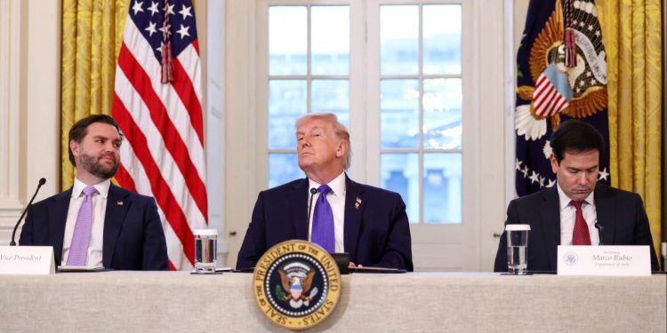 Trumptan Grönland mesajı: Rusya ve Çine izin vermeyeceğiz