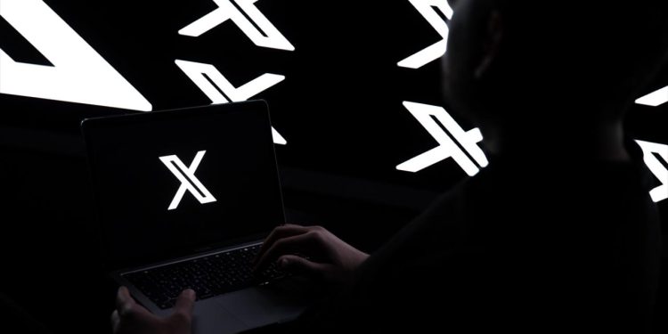 Endonezya'dan, Grok ile üretilen uygunsuz görüntüler nedeniyle X'e yasaklama uyarısı