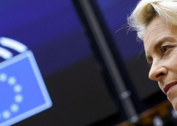 Von der Leyen'den Grönland NATO'nun parçası uyarısı