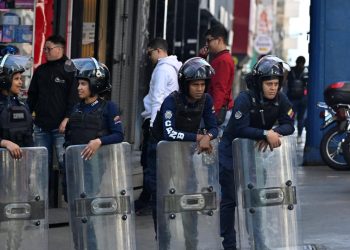 Venezuelada yabancı basın mensupları gözaltına alındı