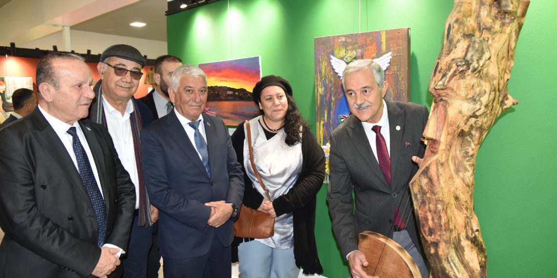 “Uluslararası Ahşap Heykel Sempozyumu” sergisi sanatseverlerin beğenisine sunuldu