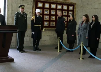 Cumhuriyet Meclisi Çocuk Hakları Özel Komitesi Anıtkabir’i ziyaret etti