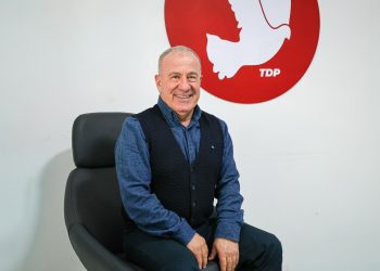 Yaylalı: Doktorlar da diğer kamu görevlileri gibi yasaya tabidir