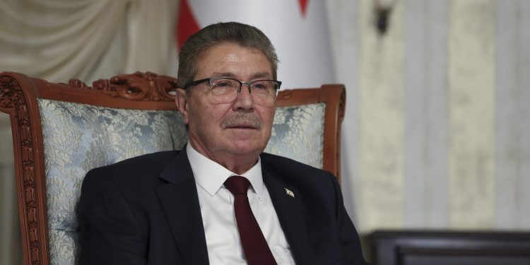 Üstel: “Kıbrıs Türk halkını azınlık statüsüne mahkûm edecek hiçbir dayatmayı kabul etmeyeceğimiz bilinmeli”