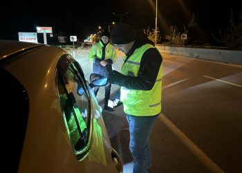 Trafik denetimlerinde 380 sürücü rapor edildi