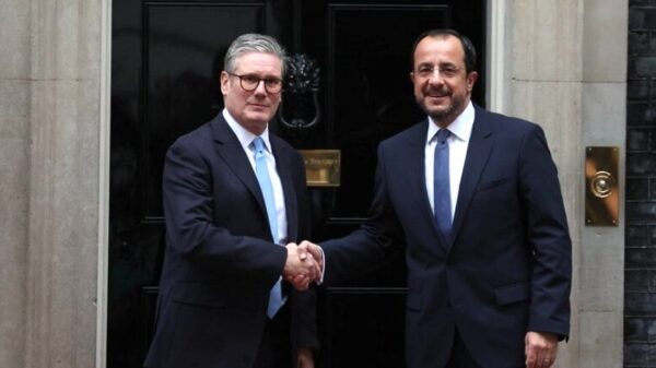 Hristodulidis İngiltere Başbakanı’yla telefonda görüştü