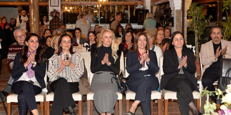 Nilden Bektaş Erhürman “Kadın Sağlığı ve Okuryazarlığı Paneli”ne katıldı