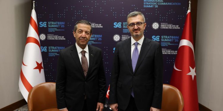 Türkiye İletişim Başkanı Duran, Dışişleri Bakanı Ertuğruloğlu ile bir araya geldi