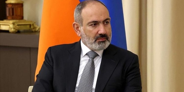 Ermenistan Başbakanı Paşinyan’a kilisede saldırı girişiminde bulunuldu