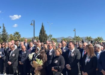 İrsen Küçük 7’nci ölüm yıl yönümde kabri başında anıldı