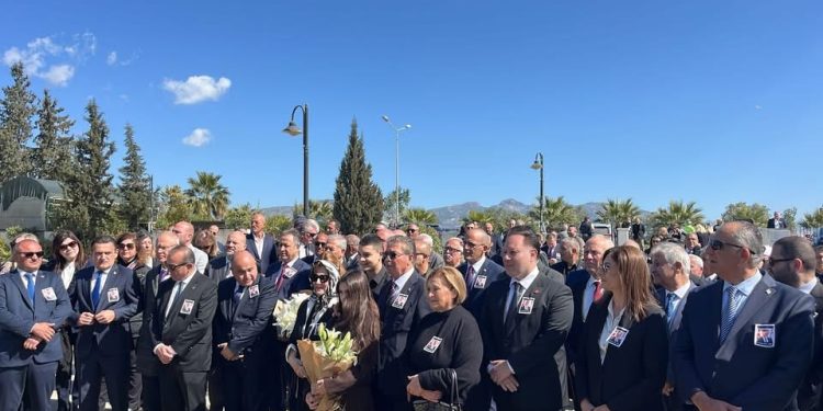 İrsen Küçük 7’nci ölüm yıl yönümde kabri başında anıldı