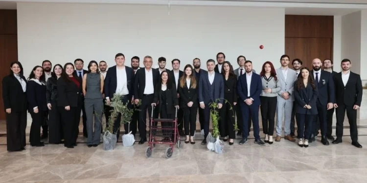 Erhürman, Gençlik Federasyonu ile görüştü: Gençlerden gelen eleştiriler ve katkılar çok kıymetli