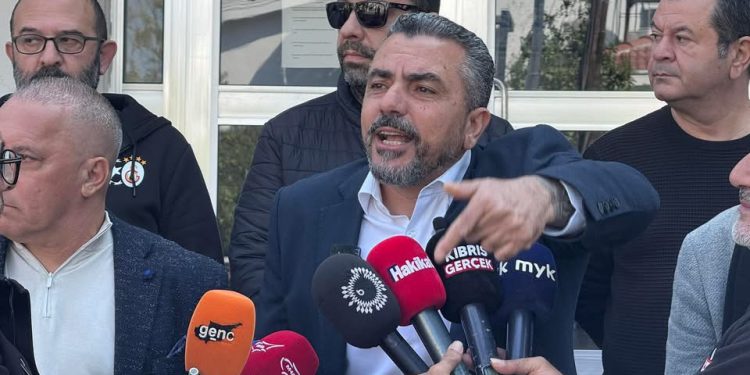 Hükümetin lastiği patlamıştır