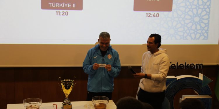 Cumhuriyet Meclisi Futbol Takımı Antalya’da Sahaya Çıkıyor