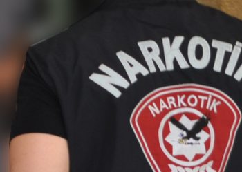 Aracında 1 kg ağırlığında yasaklı madde ile yakalandı!
