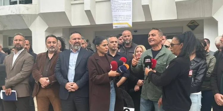Sendikalar KTTO önünde: Gökçebel’den çağrı; Üyelerimiz Deniz Plaza’dan alışveriş yapmasın